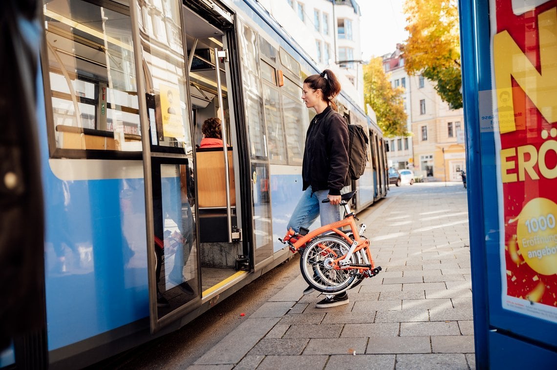 Es könnte so einfach sein: Fahrradmobilität trifft auf old school Elektromobilität und ist dabei wunderbar umweltschonend.