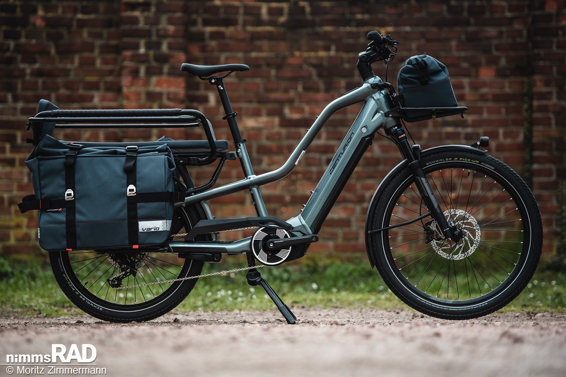 Das VarioR960i von Centurion ist ein Cargobike mit 180 kg zugelassenem Gesamtgewicht und verbindet Transporteigenschaften mit Tourentauglichkeit in einem kompakten Paket – Preis: 5.699,00 € (UVP).