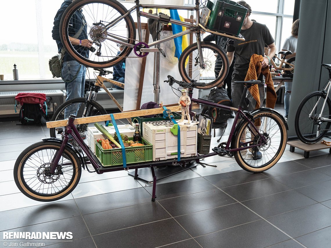 Journeyman Cycles ebenfalls aus Leipzig haben mit ihrem handgemachten Vorderlader den Award des Besten Cargobikes der Messe gewonnen.