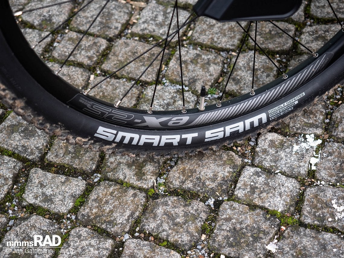 Dicke Schwalbe Smart Sam Plus-Bereifung kombiniert hohen Pannenschutz …