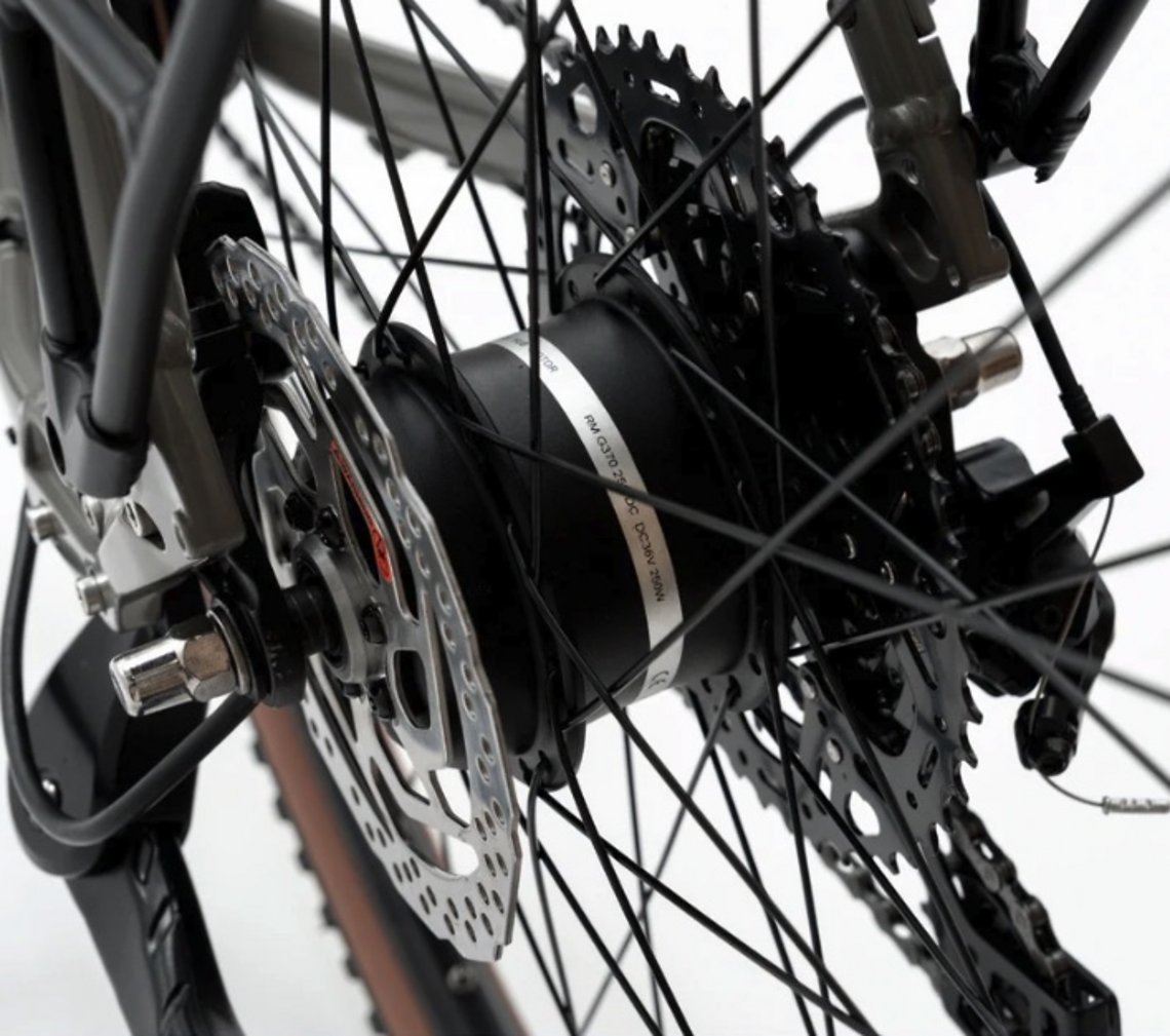 Verbaut wurden Shimano-MT200-Scheibenbremsen.