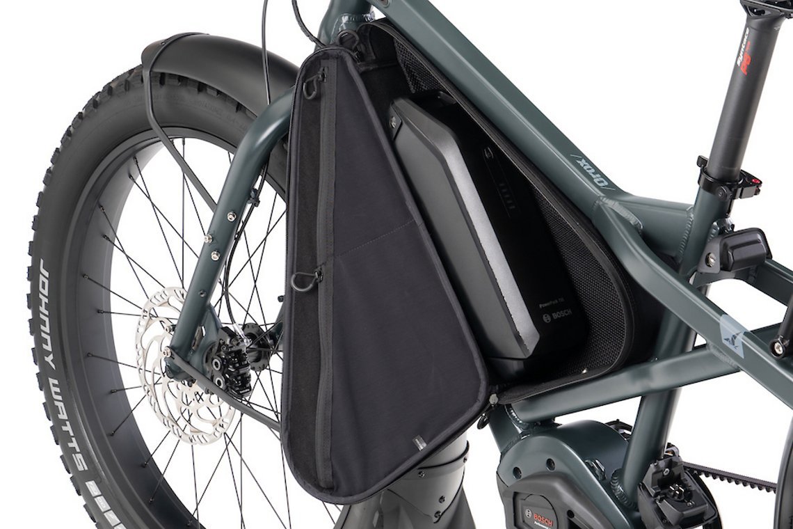 Im isolierten Frame Pack versteckt ist der 800 Wh Akku.