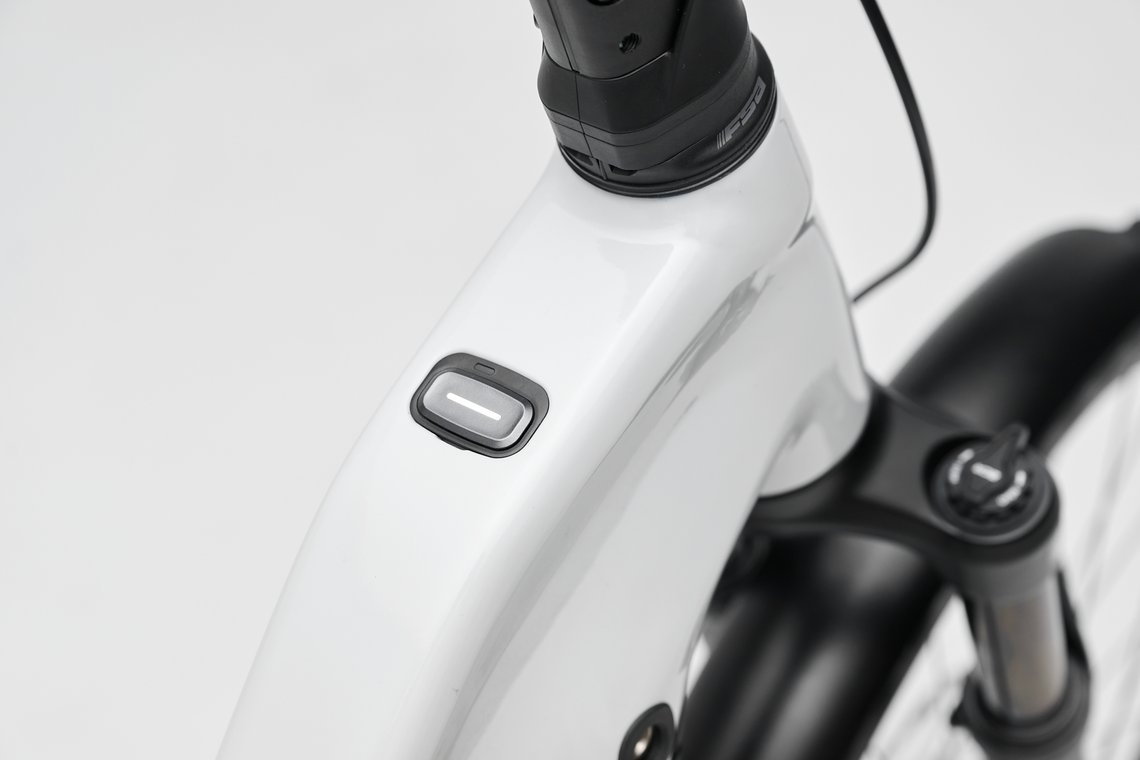 Nahtlos integriert: Der minimalistische RideControl Go 2 Button im Oberrohr kombiniert smarte Bedienung mit einem sauberen Look und versprüht dabei Automobil-Vibes.