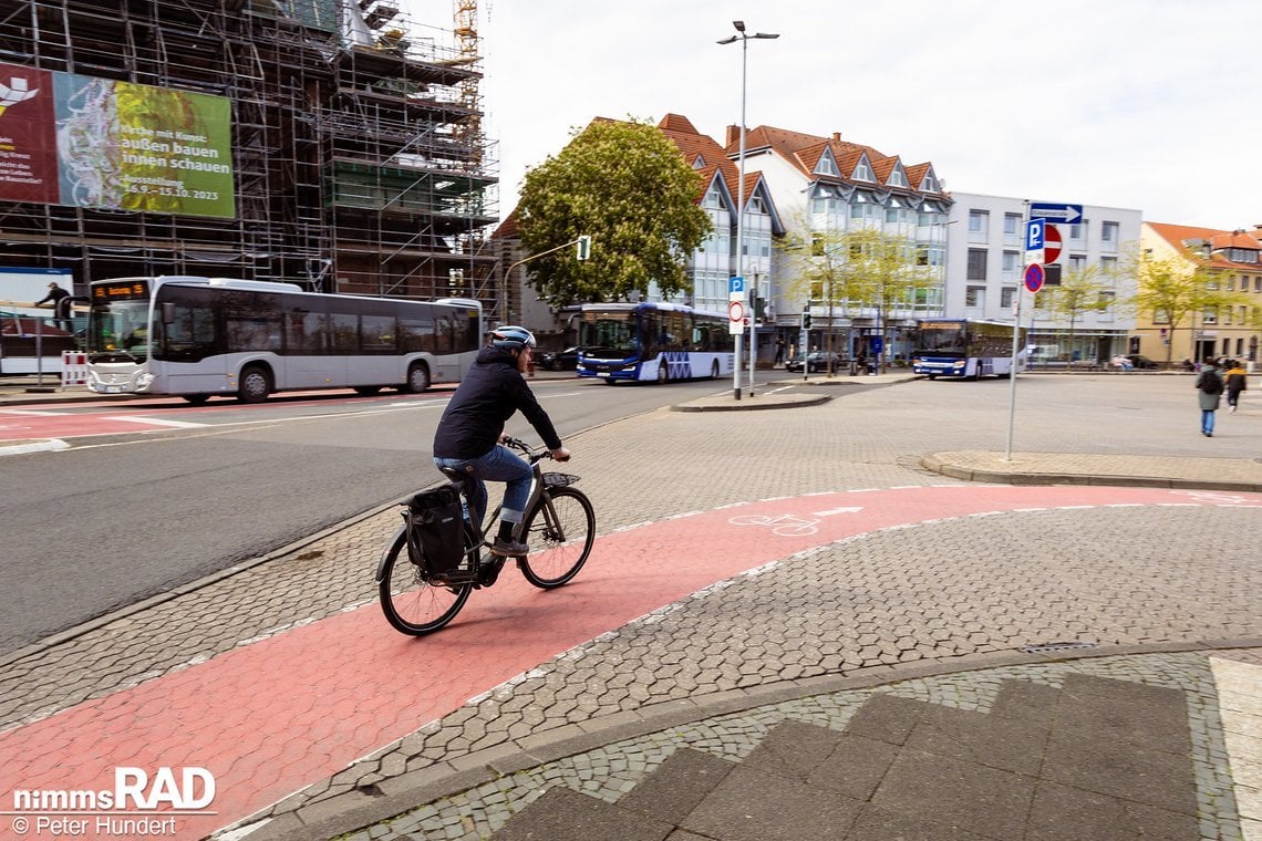 Im Straßenverkehr fühlt man sich auf dem Diem dank guter Sichtbarkeit und guter Übersicht stets sicher.