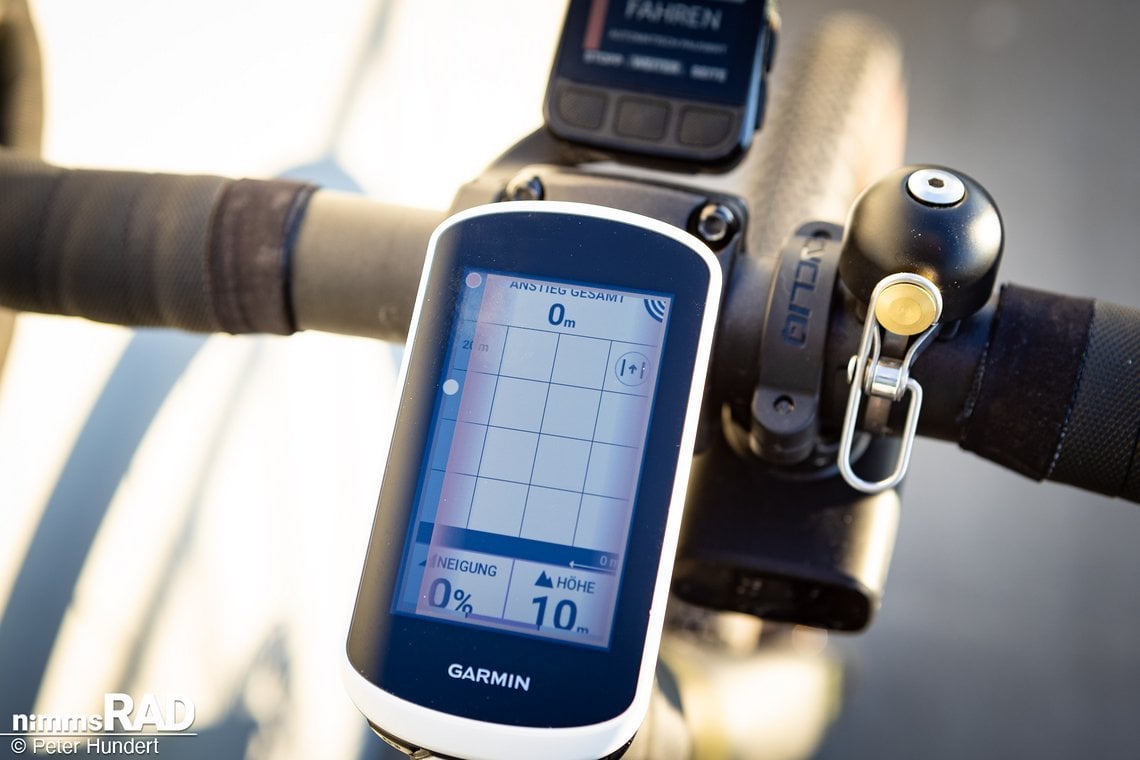 Die Radarfunktion der Garmin Varia-Geräte gibt im Display eines Garmin Edge-Radcomputers Auskunft über sich nähernde Fahrzeuge.