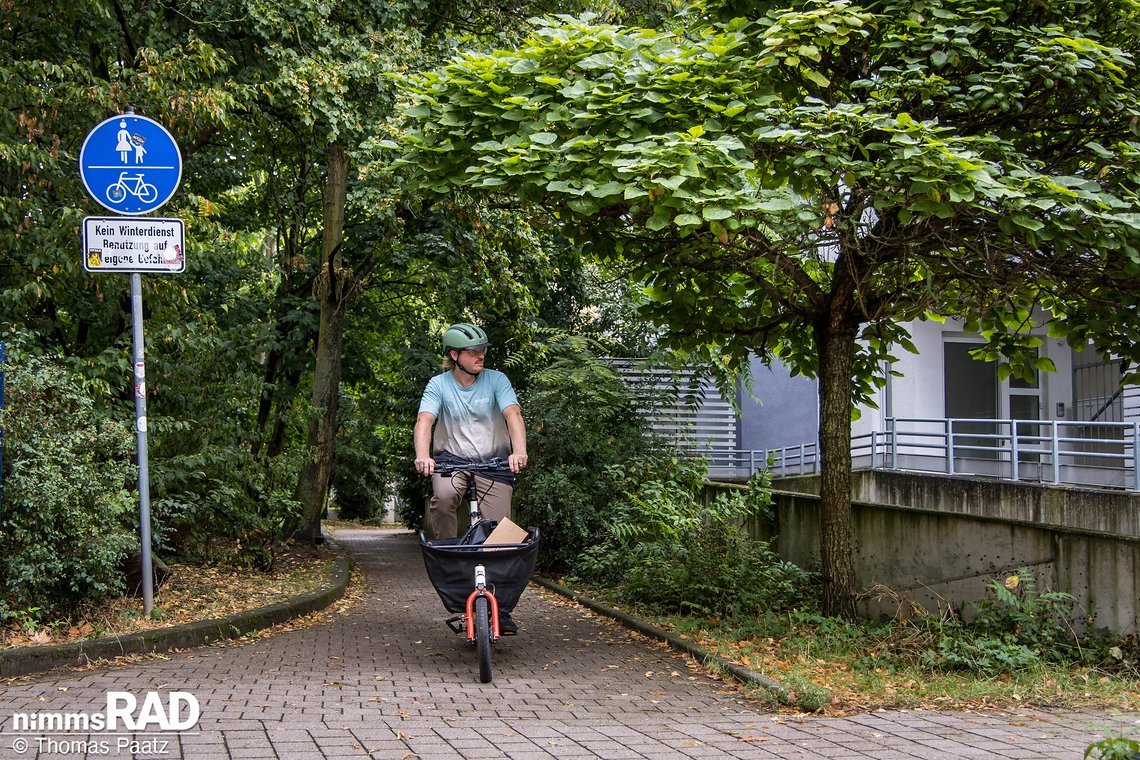 Die kleinen 16- und 20-Zoll-Räder sorgen für direkte Lenkung und schnellen Antritt – ideal für enge Kurven und urbane Nadelöhre.