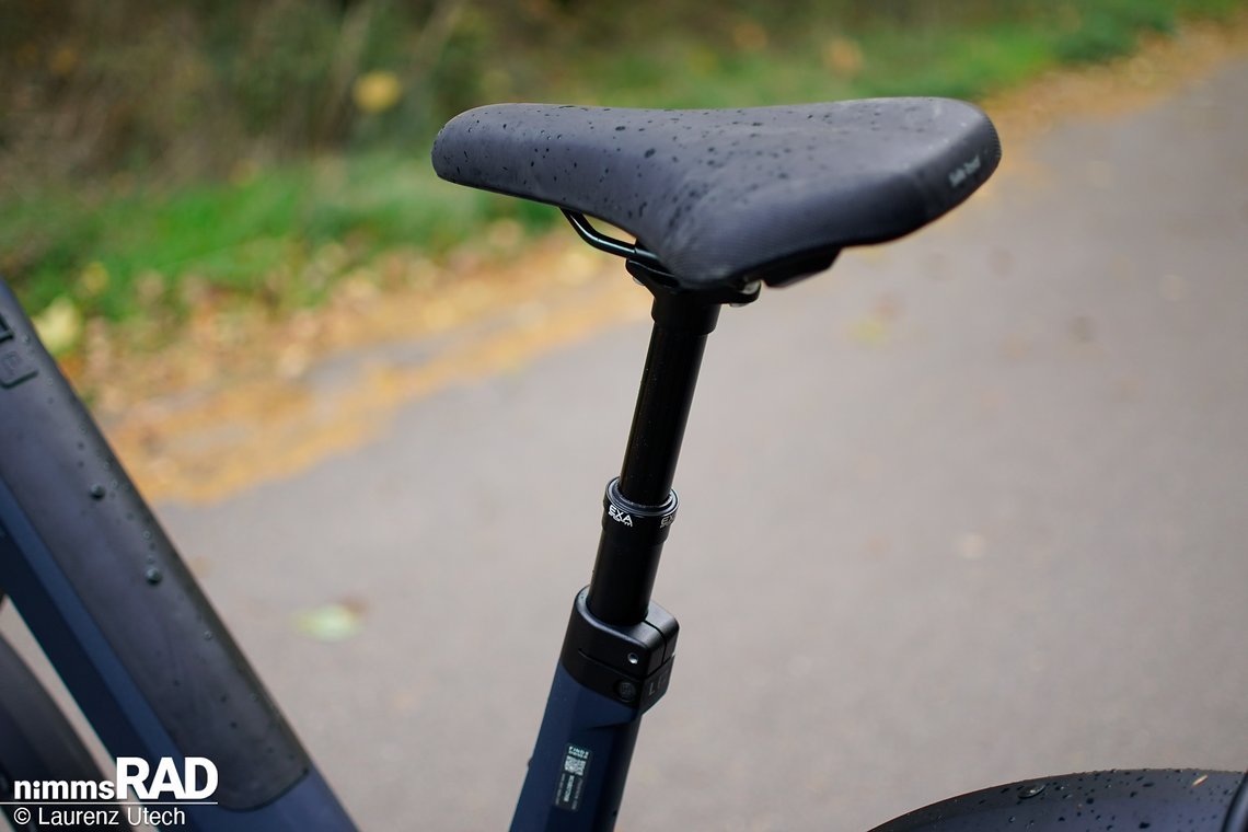 Der ergonomische Moustache-Lenker, die verstellbare Vorbaukonstruktion und die EXA-Vario-Sattelstütze mit Remote garantieren optimale Sitzposition und Bedienkomfort. Der ergonomische Moustache-Lenker, die verstellbare Vorbaukonstruktion und die EXA-Vario-Sattelstütze mit Remote garantieren optimale Sitzposition und Bedienkomfort.