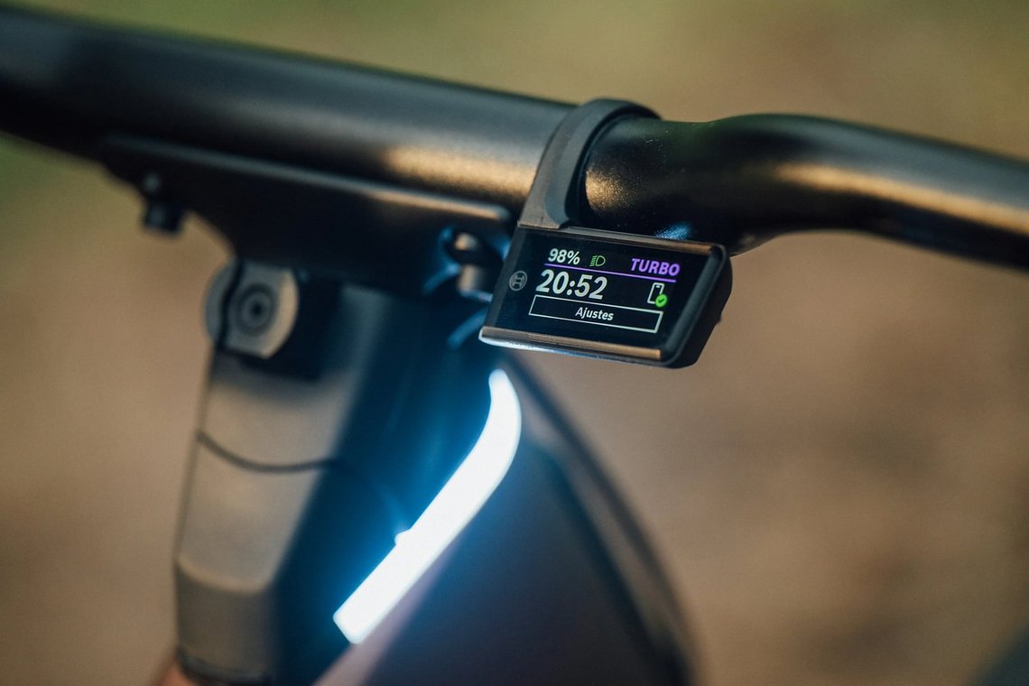 Das kompakte Bosch Purion 400 Display liefert alle wichtigen Fahrdaten auf einen Blick und lässt sich intuitiv über das Lenker-Remote bedienen.