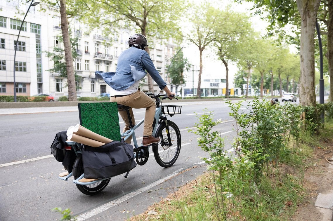 Verschiedene Aufbauten am Heck ermöglichen mannigfaltigen Lastentransport.