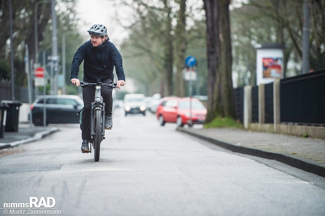 Im Straßenverkehr fühlt sich das Pathlite:ON 9 LTD SUV ebenso zu Hause, wie im Gelände.