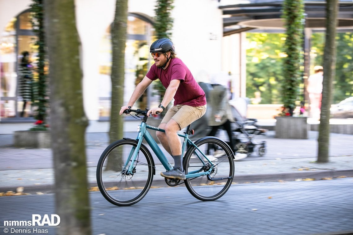 Das Tenways fährt sich sportlich unaufgeregt dank der natürlichen Motorcharakteristik.