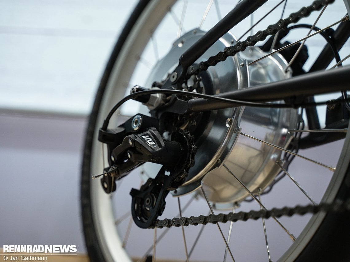 Die große Neuerung ist die 3-Gang-Schaltung, die das Bike vielseitiger macht.