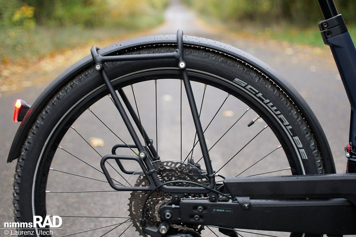 Der Packtaschenhalter bildet eine Einheit mit dem Aluminiumschutzblech. Der Packtaschenhalter bildet eine Einheit mit dem Aluminiumschutzblech.