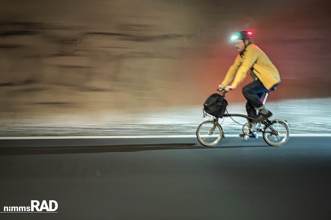 Licht vergessen und der Tunnel ist stockfinster? Kein Problem mit dem Lumos Ultra.