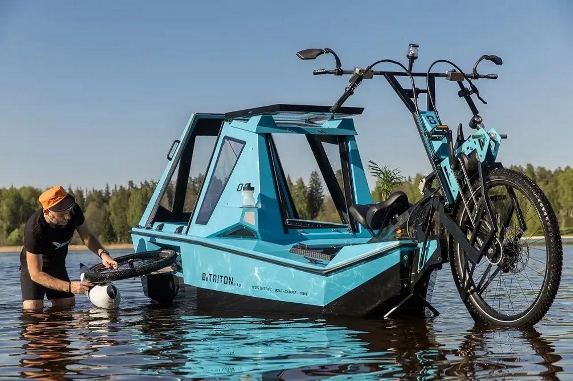 Dieses E Bike kann schwimmen Das BeTriton Camper Fahrrad