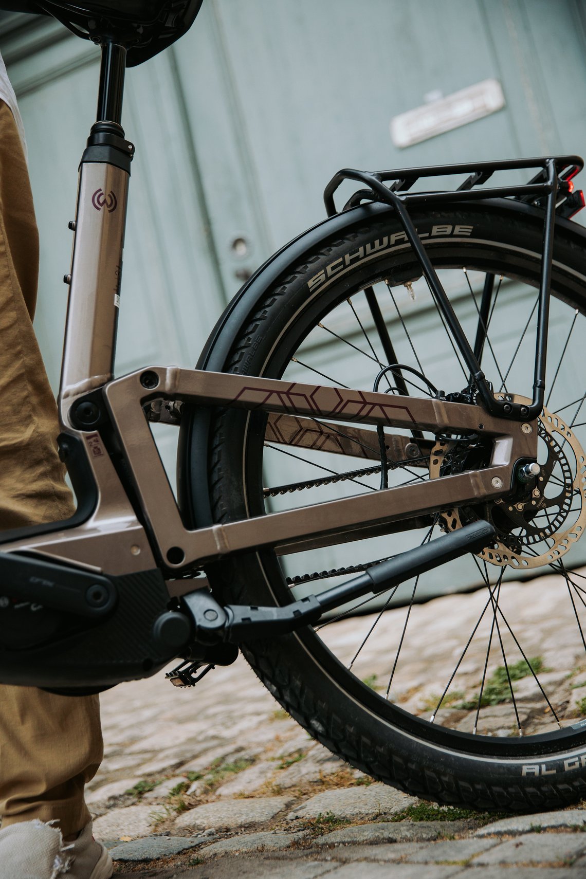 Dem FS R5f Pro wurde ein wartungsarmer Riemenantrieb und ABS-Bremsen verpasst..