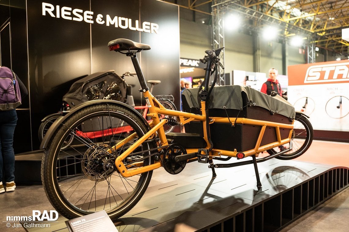 Ein Cargobike-Klassiker und eines der wenigen vollgefederten Lastenräder am Markt ist das Riese & Müller Load, hier zu sehen in der Top-Variante mit Rohloff Speedhub.