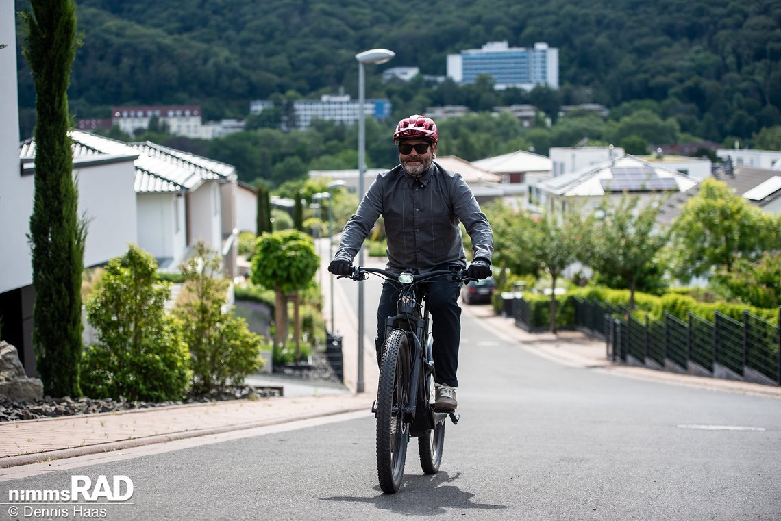 Bergauf macht der starke Motor Spaß – und ein wenig Lärm.