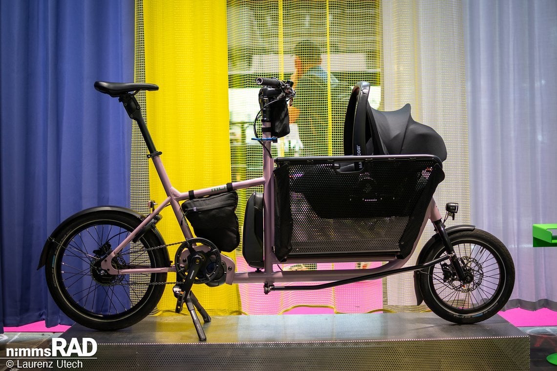 Baby-Express: Das Muli wird zum Kinderwagen.