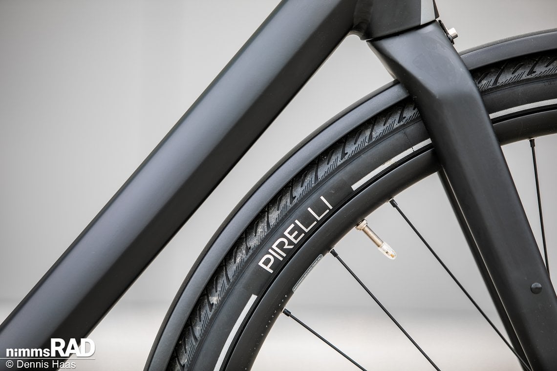 Die Angel DT Urban-Bereifung von Pirelli überzeugte im Test durch Seitenstabilität, Grip und Komfort.