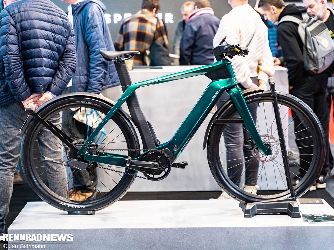 Auf der Messe gab es neben allerhand Gravelbikes und Rennrädern vor allem schnelle E-Bikes zu sehen, darunter auch viele S-Pedelecs.