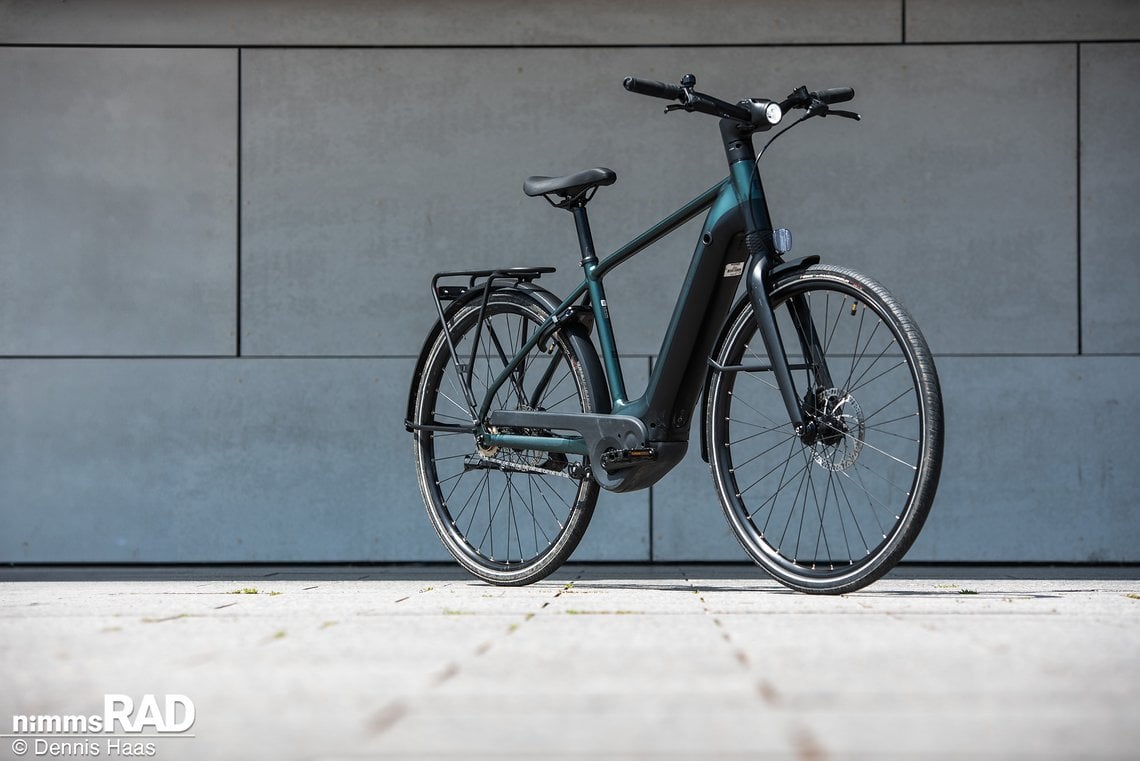 Das B'TWIN LD 920 E Automatic von Decathlon ist ein innovatives City-E-Bike, das unter anderem mit einer Motor-Getriebe-Einheit und Automatikschaltung aufwarten kann.