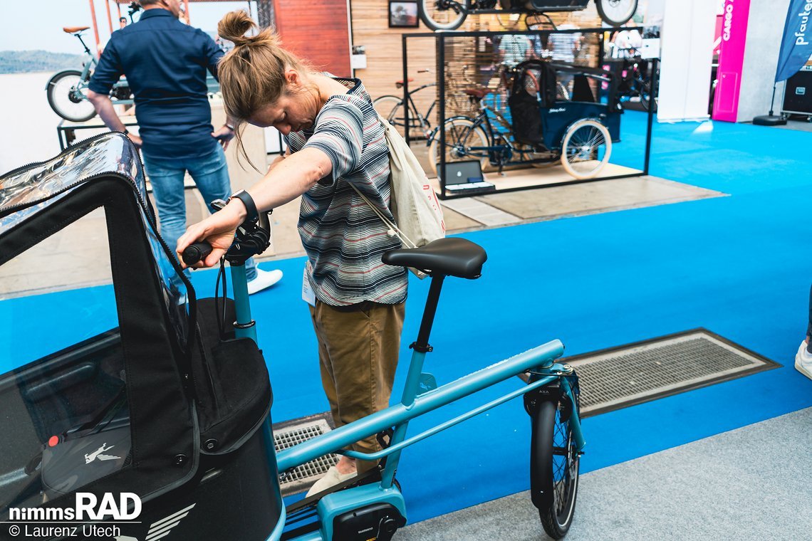 Die Hinterradlenkung macht das Cargobike besonders wendig und verschafft ihm den Wendekreis eines Gabelstaplers.