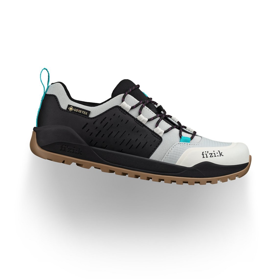 Der Fizik Terra Ergolace GTX Fahrradschuh kommt mit Gore-Tex-Membran und Vibram-Sohle … …