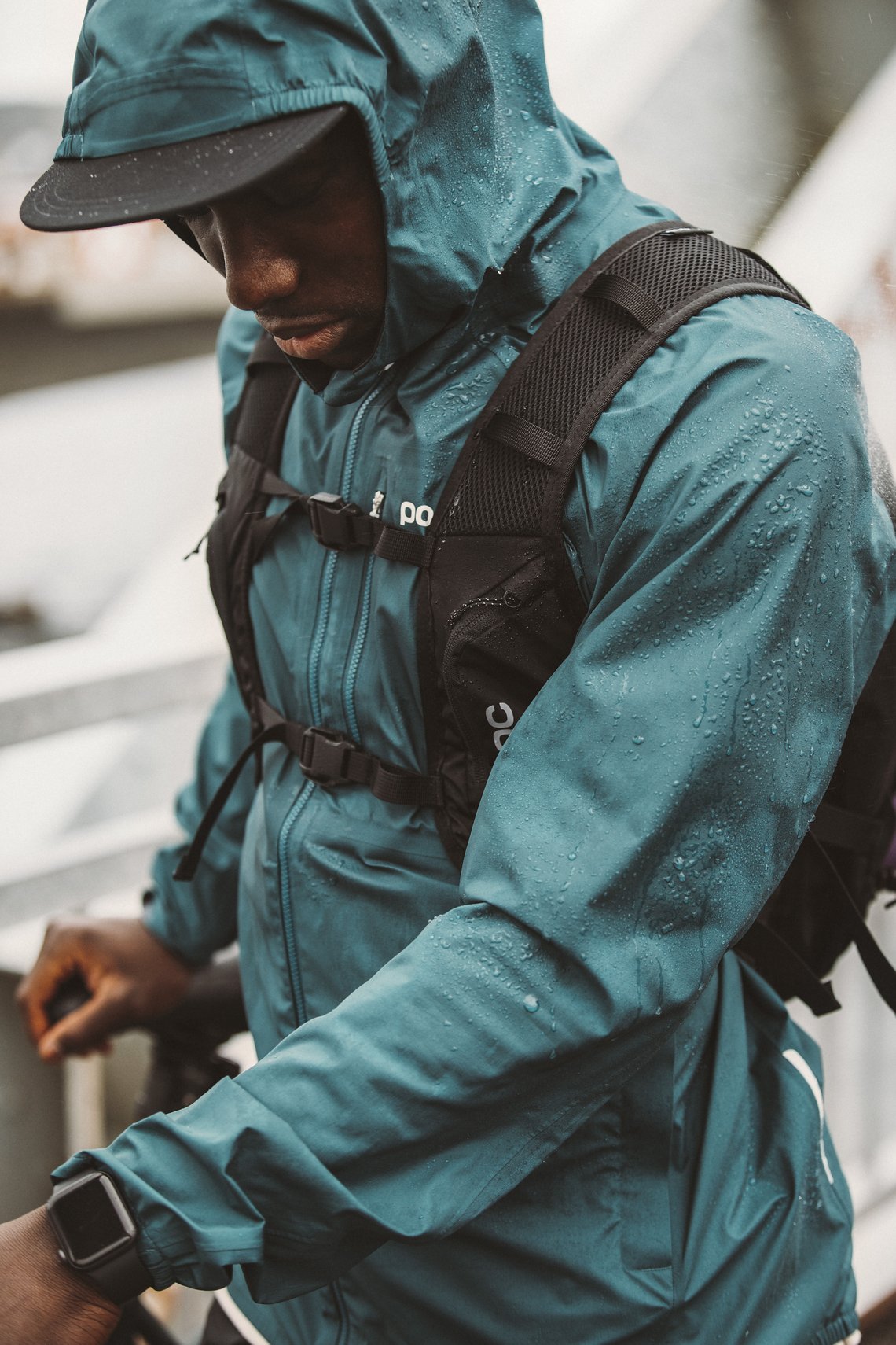 Wasserdicht und atmungsaktiv verspricht die Motion Rain Jacket von POC zu sein.