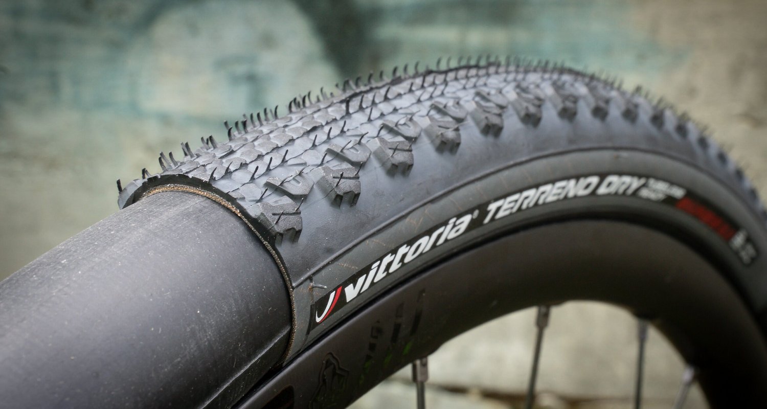 Vittoria Terreno Dry TLR Test: Gravel Reifen nicht nur fürs Trockene ...