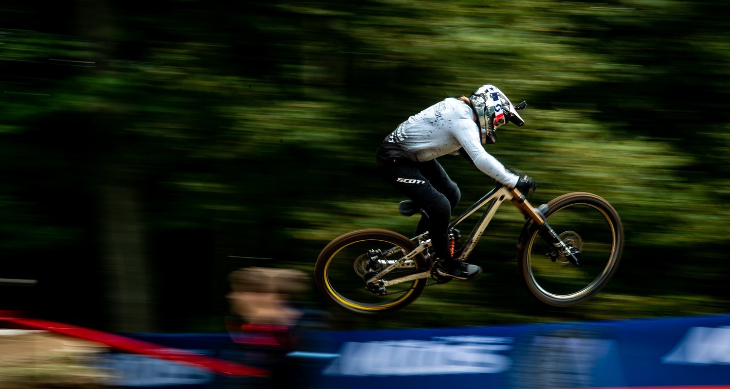 Catch me if you can Marine Cabirou stempelt in Champery MTBNews.de