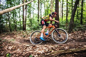 Auch Cyclocross Profi Laurens Sweeck hat das Kanzo Fast schon auf winkligen Kursen getestet
