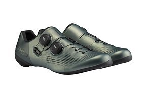 Shimano RC703: Der Schuh soll für 239,95 € (UVP) in den Handel kommen. Zwei Boa-Verschlüsse sorgen für eine optimale Passform.