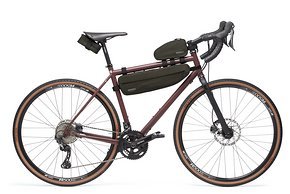 Minimales Bikepacking Set-up mit den neuen Brooks Scape Bags