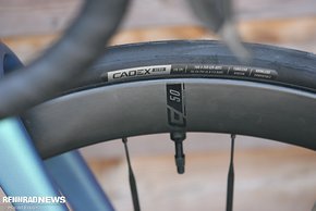 Der Cadex Aero tubeless Reifen wurde speziell für den Einsatz auf Aero-Laufrädern entwickelt