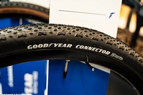 Der Connector von Goodyear verbindet das Gravel-Bike mit dem Untergrund ...