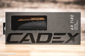 Der Cadex AR Tubeless Reifen hat ein schnelles Laufflächendesign