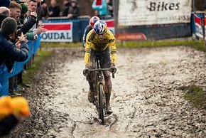 Wout Van Aert auf A Dugast – Die Marke ist gesetzt im Cyclocross der Profis.