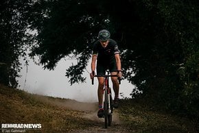 Schnelle Abfahrten auf feinem Gravel liegen dem 3T Exploro Race