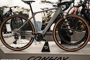 Das neue Conway Nyvon 9.0 E Gravel Bike mit Bosch SX Antrieb und SRAM Apex XPLR 1x12