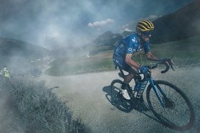 Team Movistar setzte das Canyon Aeroad 2021 auch bei Bergetappen der Tour ein