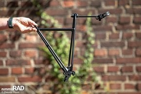 Der Quick Rack Light Gepäckträger von Ortlieb verwandelt jedes Bike mit ein paar Handgriffen in einen praktischen Commuter.