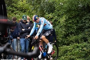 Jasper Stuyven kam ohne Teambus zur Gravel WM und war in der Nähe der Soudal - Quick-Step Mannschaft zu finden.