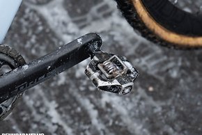 Es dürfen auch mal Crankbrothers Candy Pedale sein.