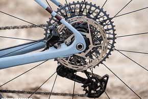 Die SRAM Rival AXS Disc-Bremsen sind auch für Neulinge sehr gut zu dosieren und kräftig genug.