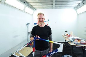 Wie die anderen Ultimate Artist-Editions-Künstler fährt Torben Gieler selber leidenschaftlich Rennrad,...