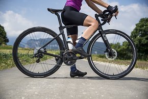 Die neuen Campa Shamal Carbon DB-Laufräder sind für die neue Generation der Endurance-Rennräder mit viel Reifenfreiheit gemacht