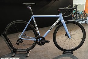 Die italienische Custom-Marke Tommasini war am Stand von Thermaltake präsent