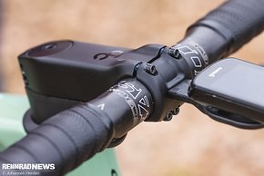 Auch ein schön integrierter Halter für Garmin (und Wahoo) ist zu haben.