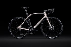 Lapierre Xelius DRS 6.0 mit SRAM Rival AXS für 4.599 €.